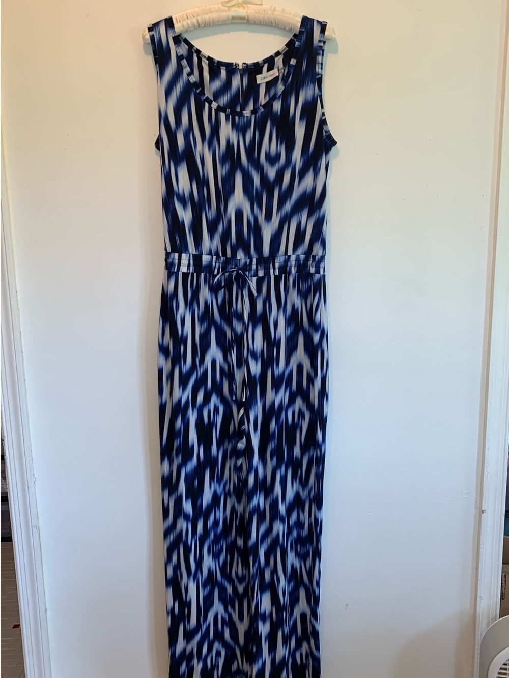 Calvin Klein Sleeveless Blue & White Ikat Jumpsuit Size 10